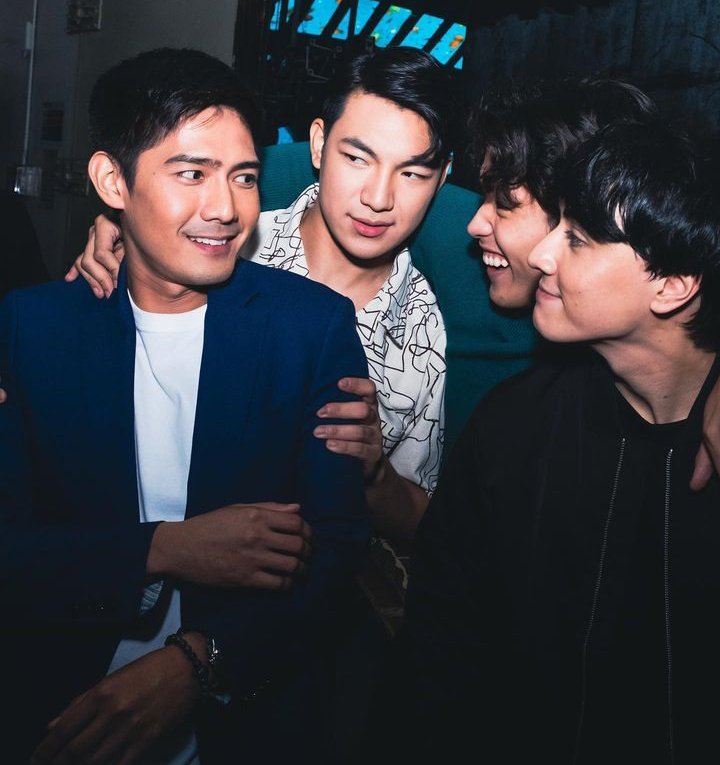 Darren with his brothers! 🥰💚

#DARREN @Espanto2001
@kyle_echarri @Barber_Edward_
@robertmarion 

📷 Kyle's IG post