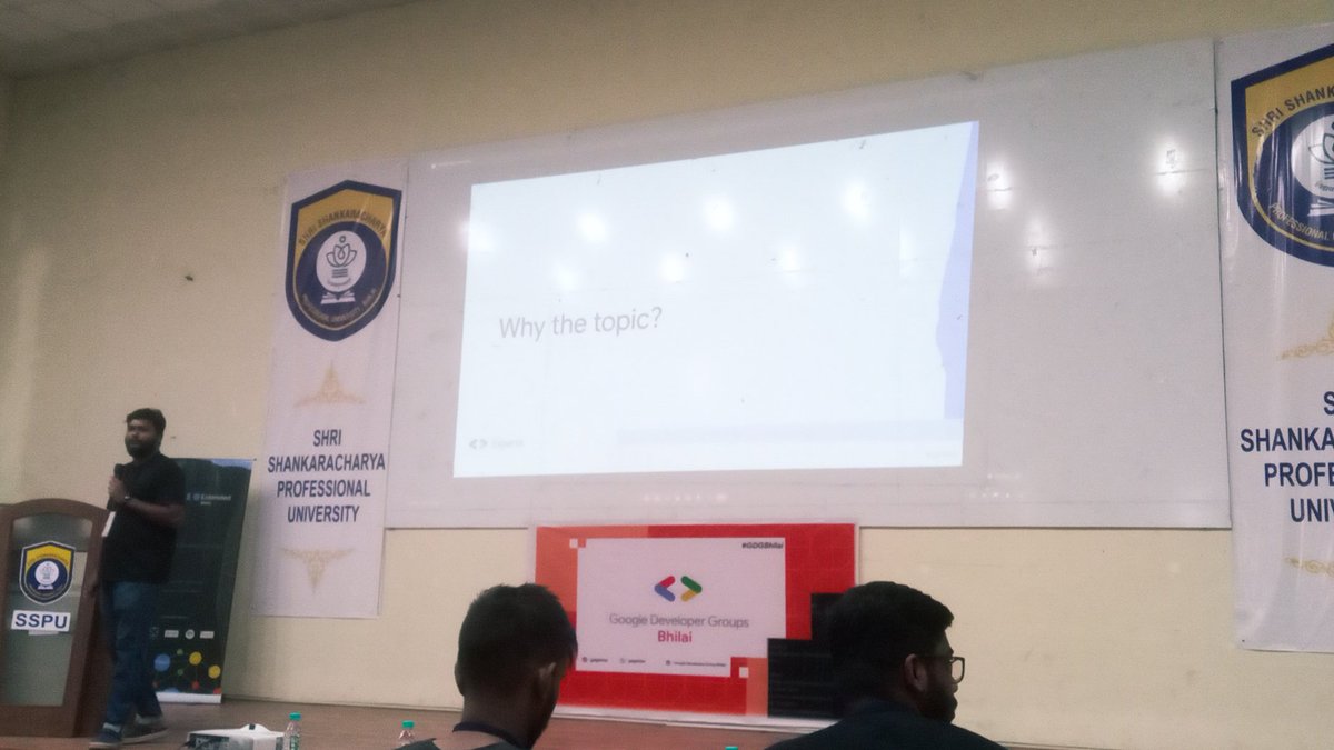 @xprilion taking the central stage, talking about Google cloud and machine learning.

@gdgbhilai #GoogleIO #GoogleIOExtendedBhilai2023