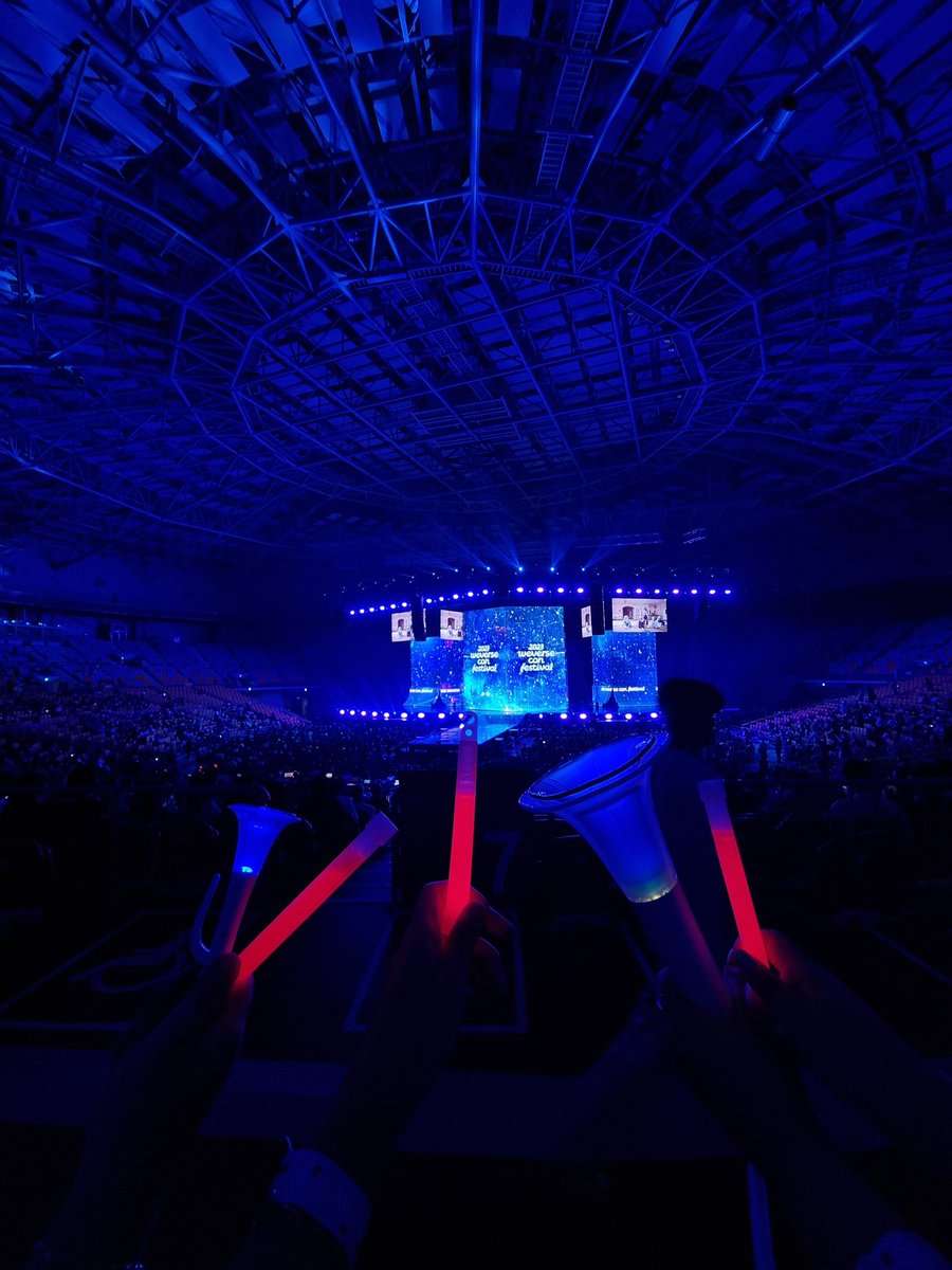 뎨뎨는차카야 on Twitter "2023 weverse concert💙"