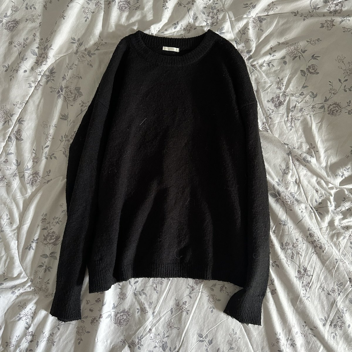 mujuuu_'s tweet photo. สเวตเตอร์ ป้าย GU สีดำ 

✿ price : 150- 

#ส่งต่อ #ส่งต่อเสื้อผ้ามือ2 #เสื้อผ้ามือ2 #เสื้อผ้ามือสองสภาพดี #ส่งต่อเสื้อผ้า #เสื้อผ้ามือสองราคาถูก #โล๊ะตู้มือสอง #uniqlo #ส่งต่อuniqlo https://t.co/gaF9aWLeyY