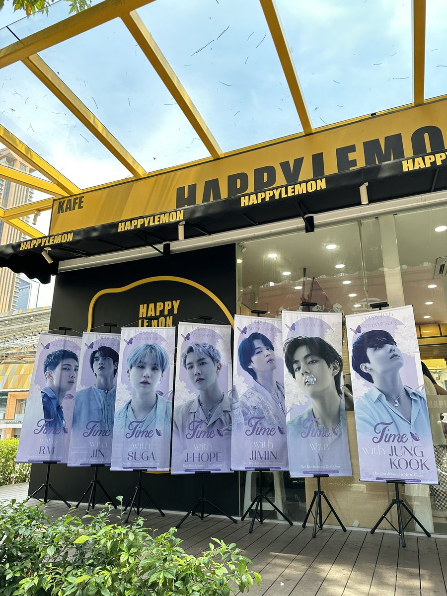 taekookbliss's tweet photo. thank you for holding this event and for the freebies π₯Ίπ @forevermy_seven #timewithbts https://t.co/dxlWctXmjF