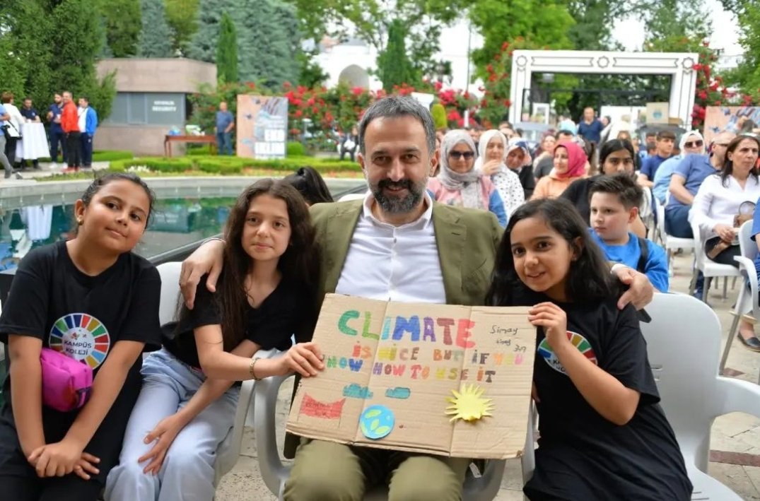 <a href="/halilibrahimy_/">Halil İbrahim YILMAZ</a> Bey'e her türlü desteği icin sonsuz teşekkurler💯🙏 <a href="/ank_kentkonseyi/">Ankara Kent Konseyi</a> <a href="/hakanozer2/">hakan ozer</a> <a href="/Hasanurul/">Hasan URUL</a> <a href="/KolejiKampus/">Yenimahalle Kampüs Koleji</a> <a href="/yorkshirejohn/">John Rolfe MBE</a> <a href="/GSchoolAlliance/">Global School Alliance</a> <a href="/SDGsInSchools/">Global Schools Program</a>