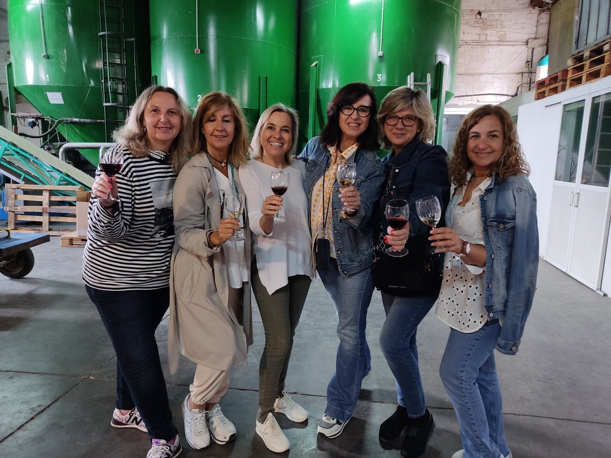 👉Elles ja han gaudit de l'experiència, han conegut la nostra història, l'#olilallena <a href="/DOP_Siurana/">DOP Siurana</a> i els #vinsdelsilenci <a href="/domontsant/">domontsant</a> i tu, tens ganes de fer el mateix a #ulldemolins #enoturisme 🍷 #oleoturisme 🫒
+Info coopulldemolins.com/enoturisme-i-o…