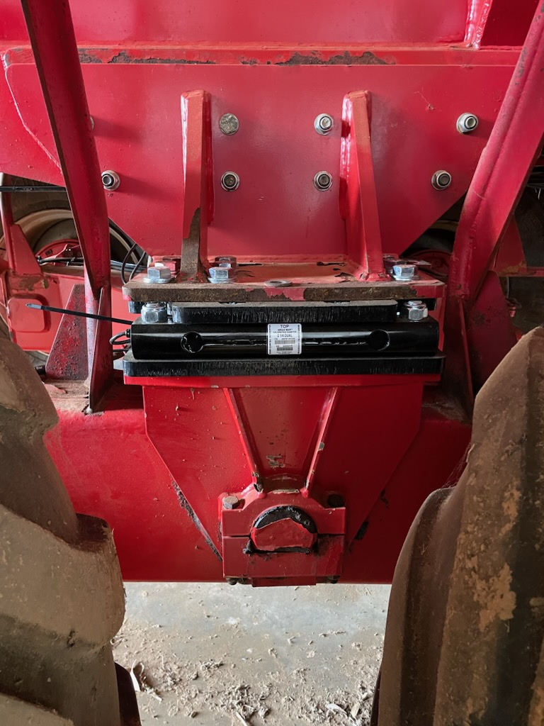 HawkEngineering's tweet photo. Bredal K135 Spreader Scale Kit. Walking beam suspension. Libra Express wireless indicator by @Agrimatics. #SpreaderScaleKit https://t.co/Vq9hf14eDn