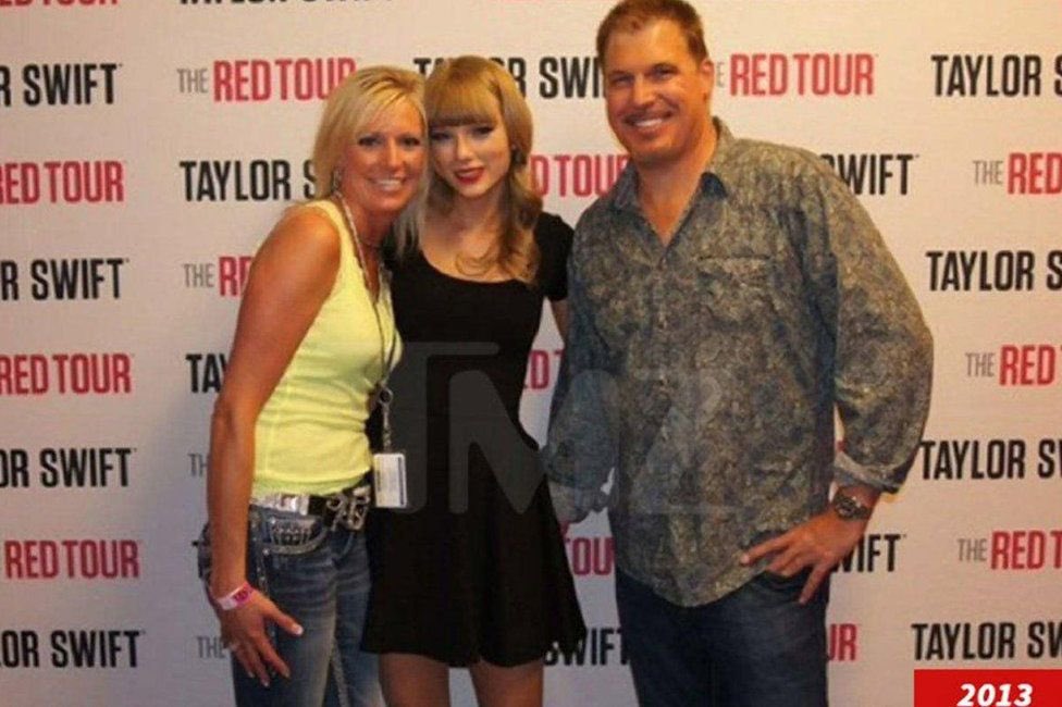 PlasticThckdoll's tweet photo. @raphael13320 @MlDnights_haze Tayble stiff sleeps with radio hosts and lets them touch her long back https://t.co/UNhaN96EtB