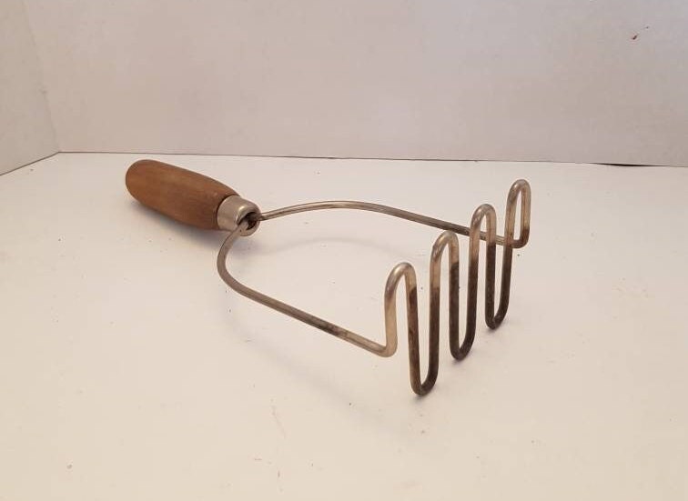 PalacePainted's tweet image. Antique Potato Masher Kitchen Utensils tuppu.net/f7655784 #kitchenconnection #HomeCookingTools