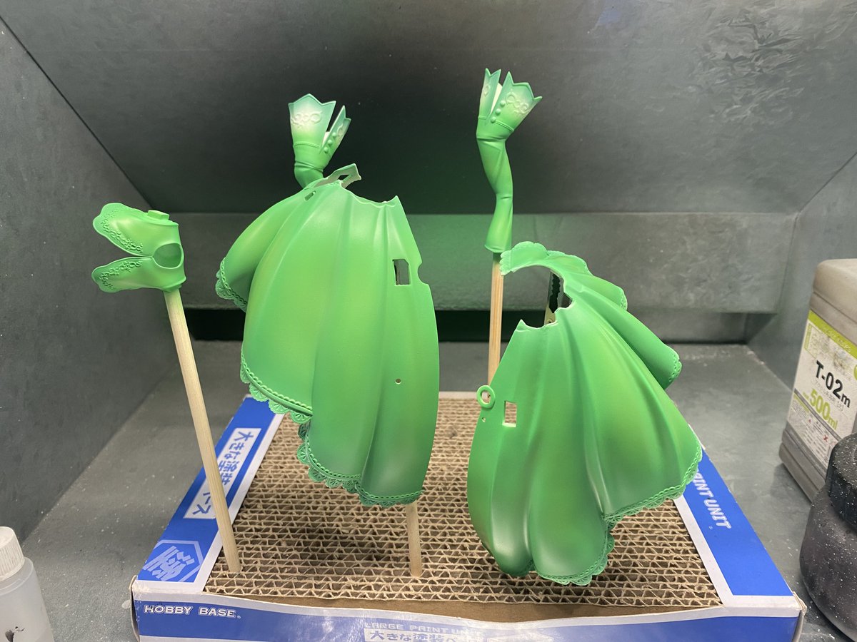 funya_13's tweet photo. サトちゃんの塗装開始!!
71267 LIGHT GREEN RLM25
でシャドウ
70942 LIGHT GREEN
でメインカラー
72732 Escorpena Green
でハイライト
イメージ通り✨
いい感じの勝負服グリーン!
#ウマ娘
#サトノダイヤモンド
#CREAMODA
#ファレホ https://t.co/AQig0Ypxmi