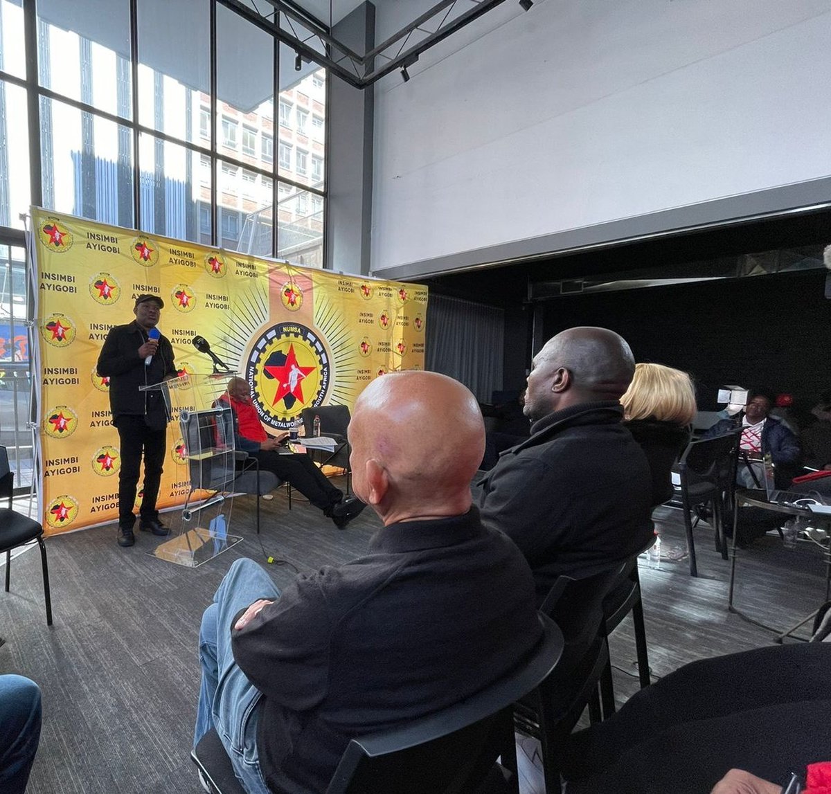 Numsa_Media's tweet photo. Dr. Fred M’membe: "We fought for them in the 1st and 2nd World War. They were not with us in our battles for liberation or our battles against colonialism and imperialism. Now they want us to fight their wars for them."
#HandsOffPutin
#BRICS
@IrvinJimSA
@DrFredMmembe https://t.co/Y4wXcBL1tS
