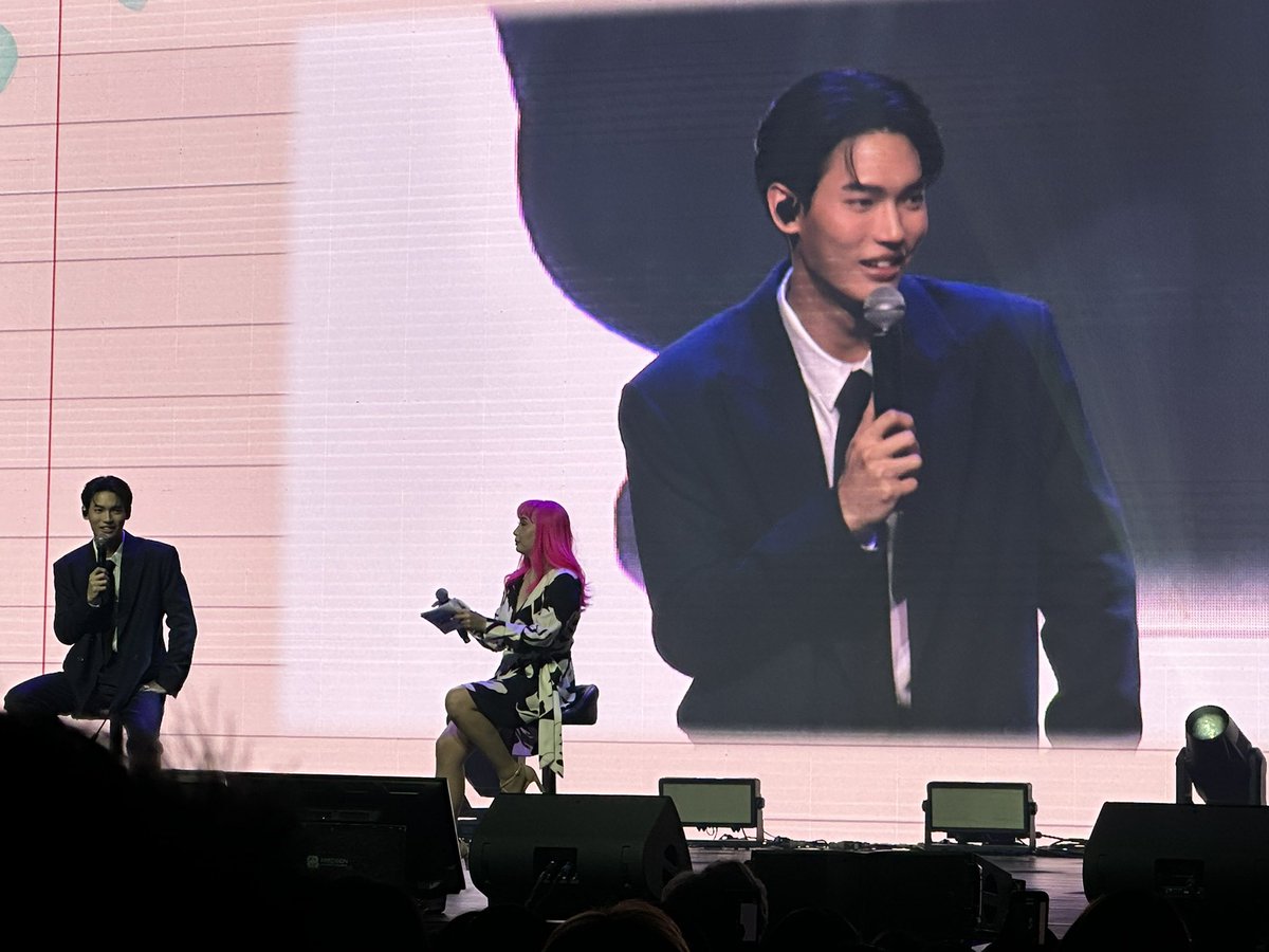 🐰 bedtime routine: take a shower, skincare routine, then go to bed. He says he tries to get 7-8 hours of sleep every night.

WIN1st in Philippines
#WINinMANILA2023 
#Winmetawin  @winmetawin