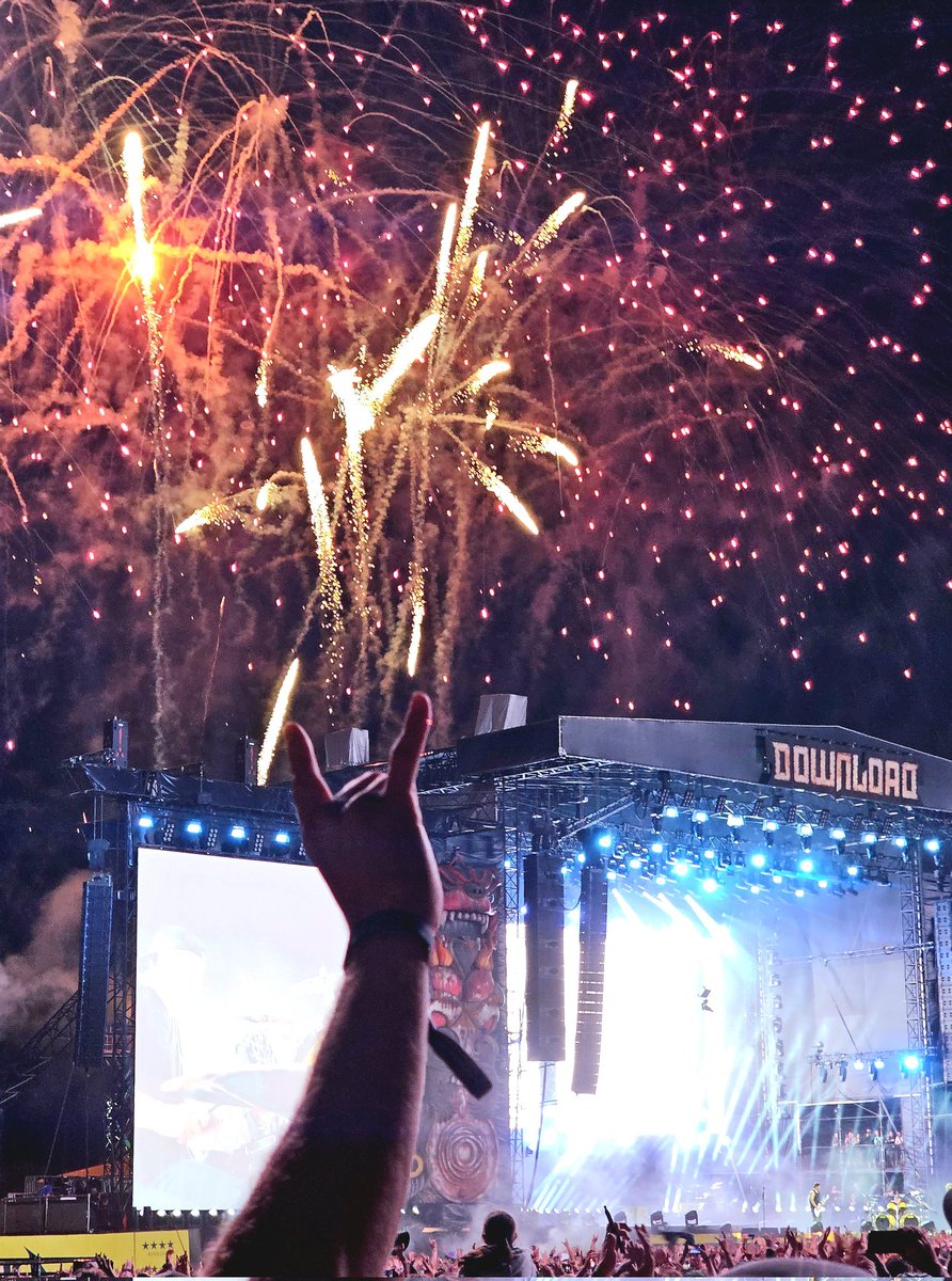 MASohatee's tweet image. Amazing end to an amazing day and night of #HeavyMetal. Seeing bands I've listened to for the last 25 years and hearing some great new music too. #DownloadFestival #metallica #disturbed #placebo