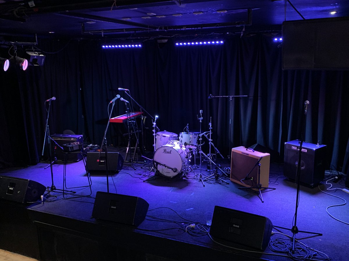 Ballarat tonight. Gold rush energies in the air. Stage looks nice.
