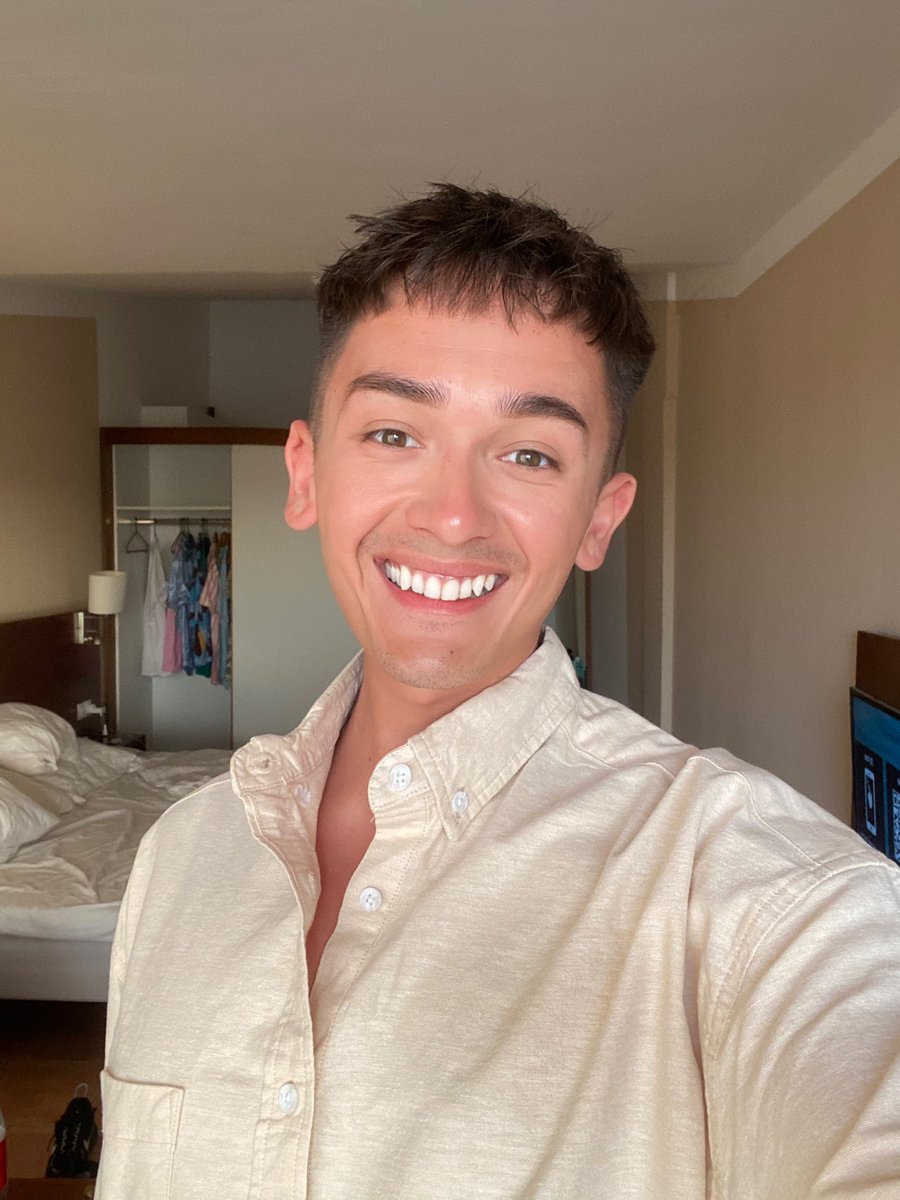 thomassentia's tweet photo. Got that holiday glow ✨ https://t.co/pTV2KgHsmH