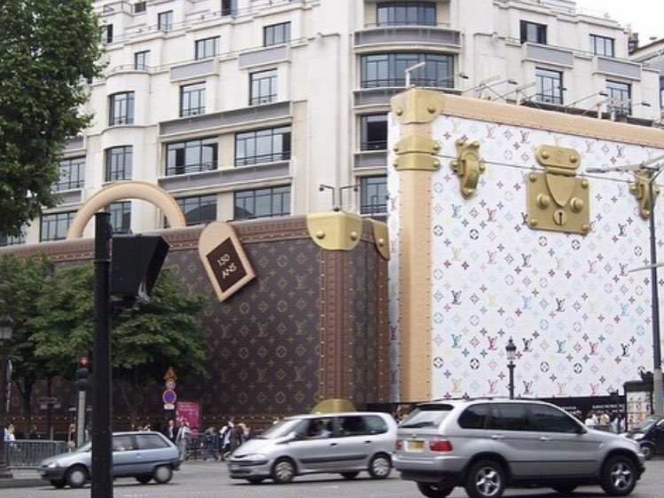 Shtreetwear's tweet photo. 2003 Louis Vuitton Store Fronts https://t.co/Wv3bM2IbXf
