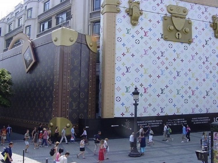 Shtreetwear's tweet photo. 2003 Louis Vuitton Store Fronts https://t.co/Wv3bM2IbXf