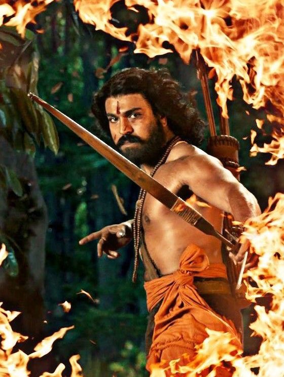 神ラーマ、週一回、生存出来る最低限のご飯の身体じゃないでしょ。下手したらFIRE時より筋肉ついてる。絶対誰かご飯与えてる。厚みがヤバい https://t.co/49WBvJuHOa