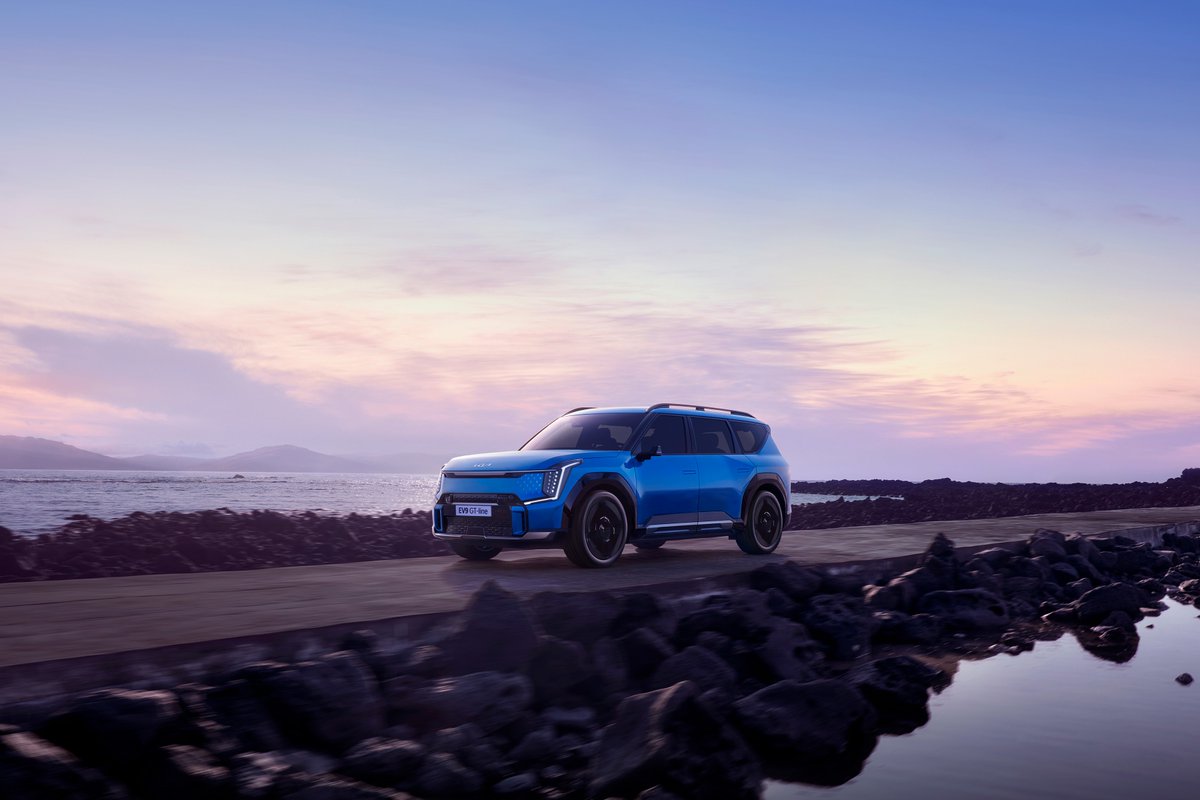 GWRKia's tweet image. Introducing the all-new Kia EV9 – an electric car that will turn heads with its stylish looks and amazing performance. #KiaEV9 #ElectricVehicle #StyleMeetsPerformance