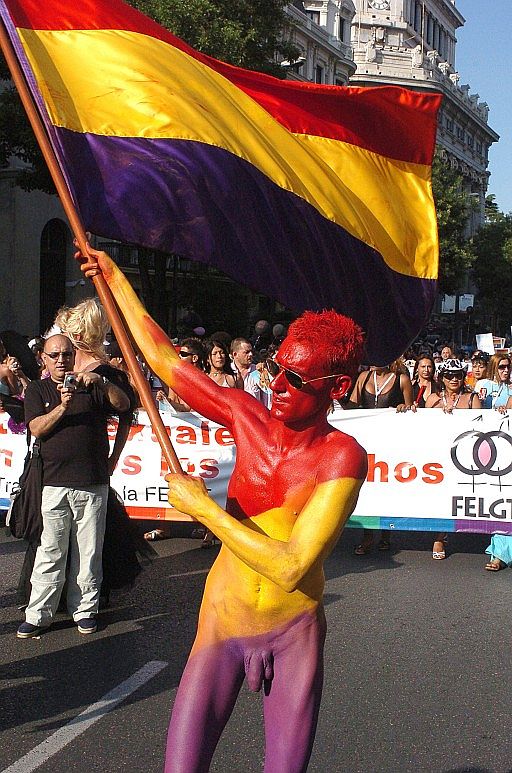 jesusalvarezg's tweet photo. La fundación a la que hace referencia El Periódico de España es un chiringuito que preside el de las fotos, Jaume D'Urgell. https://t.co/SddRXJquUX