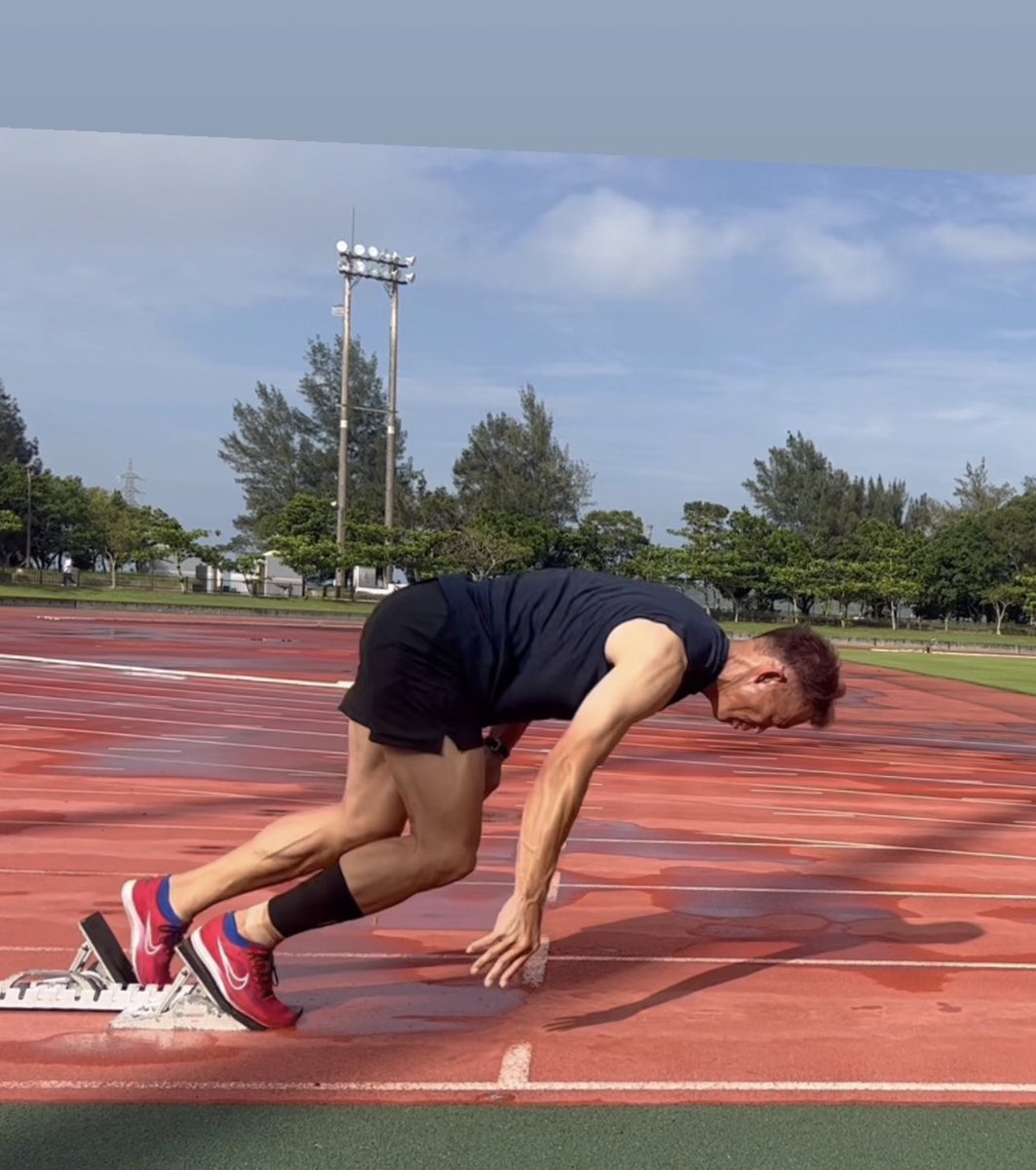 fukufuku1051's tweet photo. スタブロ練習は好き🎵
#マスターズ陸上
#おっさん
#age52 https://t.co/z4BEkTV2jw
