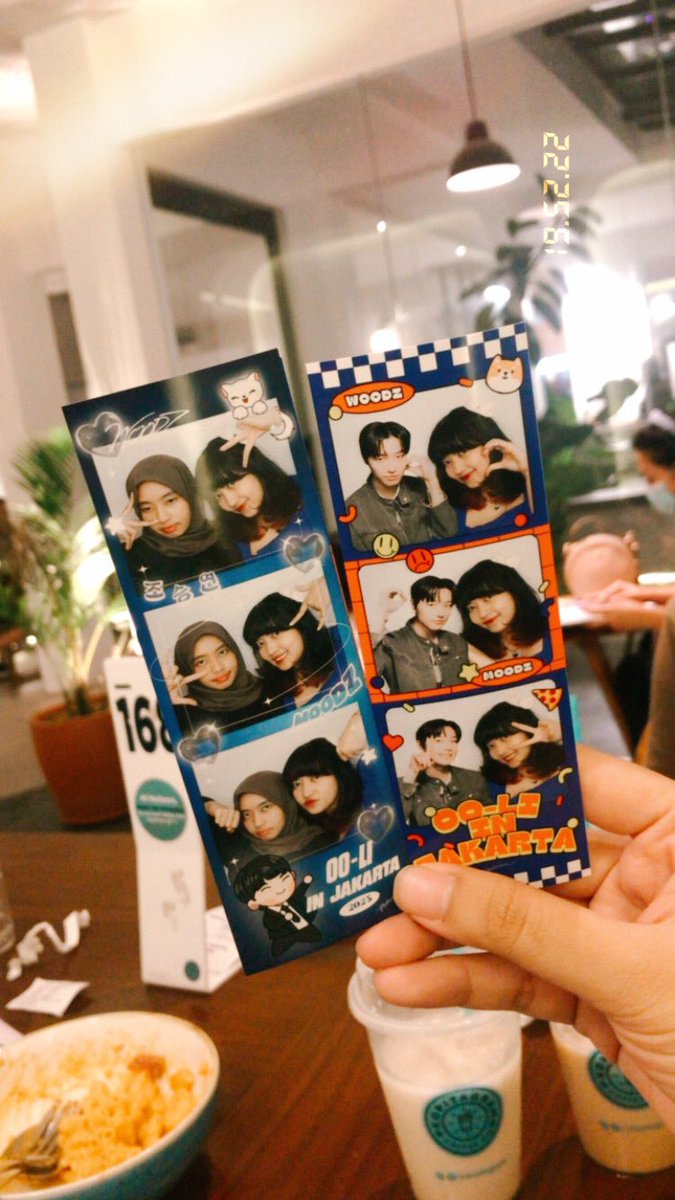 ci_archive's tweet photo. Seneng bgt akhirnya bisa foto sm uyon meskipun hasilnya aku besar bgt kayak raksasa wkwkwk

Thankyou for making this cute frame @y0unkuza @chookiseu @photomaticsid #OO_LI_inJKT #OO_LI_IN_JKT #WOODZ https://t.co/JGiDNQtnGL