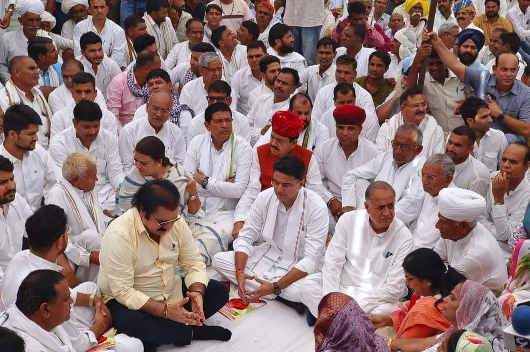 Sharpanchshankr's tweet photo. @LakhrajAwana @SachinPilot राजेश जी पायलेट साहब अमर रहे https://t.co/91B1OxtLcE
