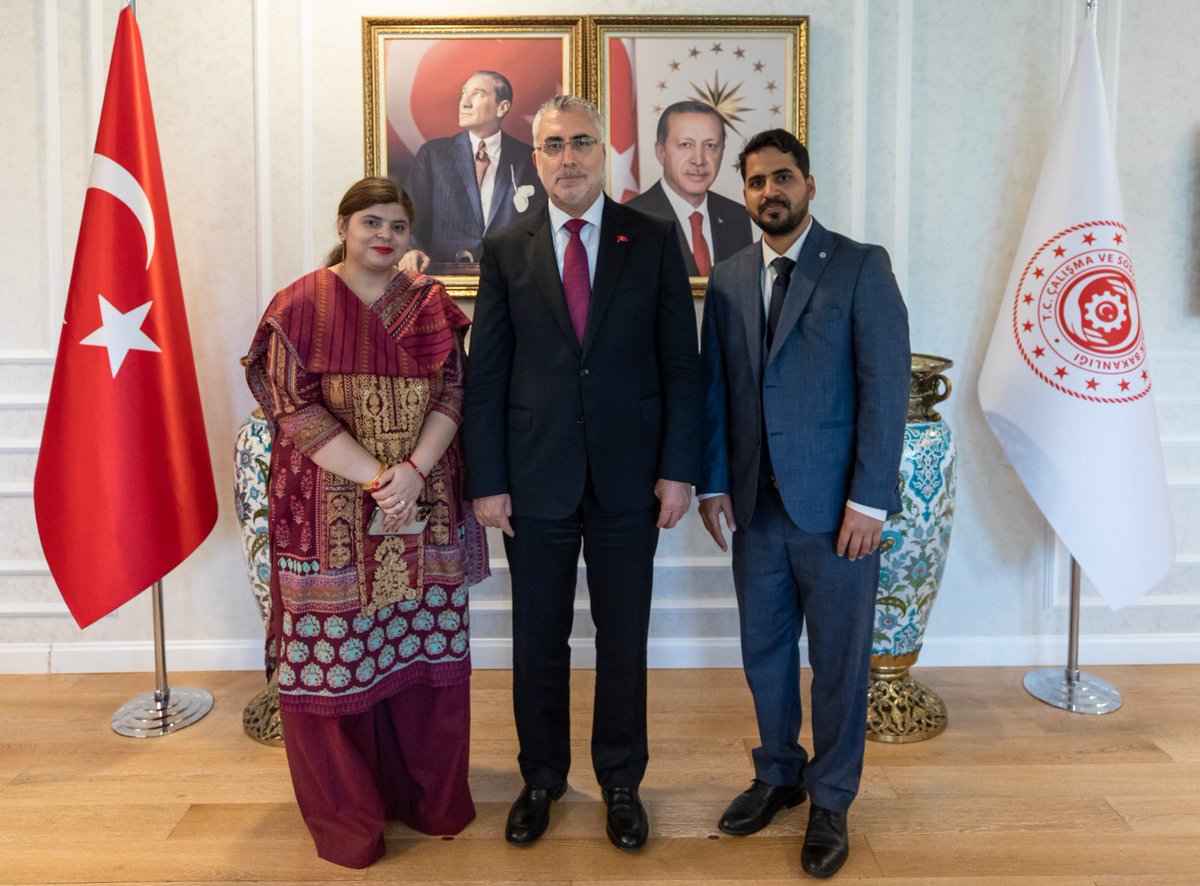 Md. Sajid KHAN (@sajidkhanmsw) on Twitter photo Sevgili Danışmanım v <a href="/csgbakanligi/">T.C. Çalışma ve Sosyal Güvenlik Bakanlığı</a> Bakanı <a href="/isikhanvedat/">Prof. Dr. Vedat Işıkhan</a> 'na ziyaret gerçekleştirerek yeni görevi için tebriklerimi ilettik.🇹🇷 Yüzyılı için çalışmaya devam ederek başarılı işlere imza atacağınızı inanıyorum. Doktora sürecimde verdiğiniz destekleriniz için teşekkür ediyorum hocam Sevgili Danışmanım v <a href="/csgbakanligi/">T.C. Çalışma ve Sosyal Güvenlik Bakanlığı</a> Bakanı <a href="/isikhanvedat/">Prof. Dr. Vedat Işıkhan</a> 'na ziyaret gerçekleştirerek yeni görevi için tebriklerimi ilettik.🇹🇷 Yüzyılı için çalışmaya devam ederek başarılı işlere imza atacağınızı inanıyorum. Doktora sürecimde verdiğiniz destekleriniz için teşekkür ediyorum hocam