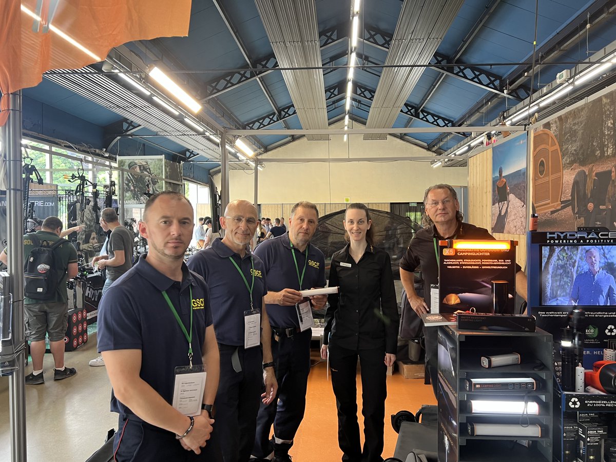 humanitairegscf's tweet photo. Merci à Disc-o-bed pour leur engagement. 🤗💙 #GSCF #PompiersHumanitaires #Discobed #Partenariat #EclairageMagnetique #HumanitaireEnAction https://t.co/Gh09pen9vt