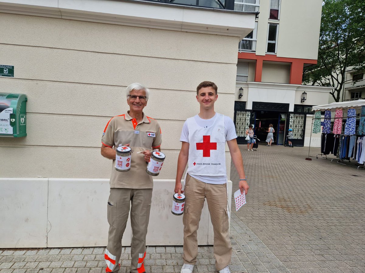 CRFCLAMART's tweet image. Dernier jour de quête pour nos bénévoles et bénévoles d’un jour. Merci pour vos dons ! #JN2023 #unehistoiredefamille