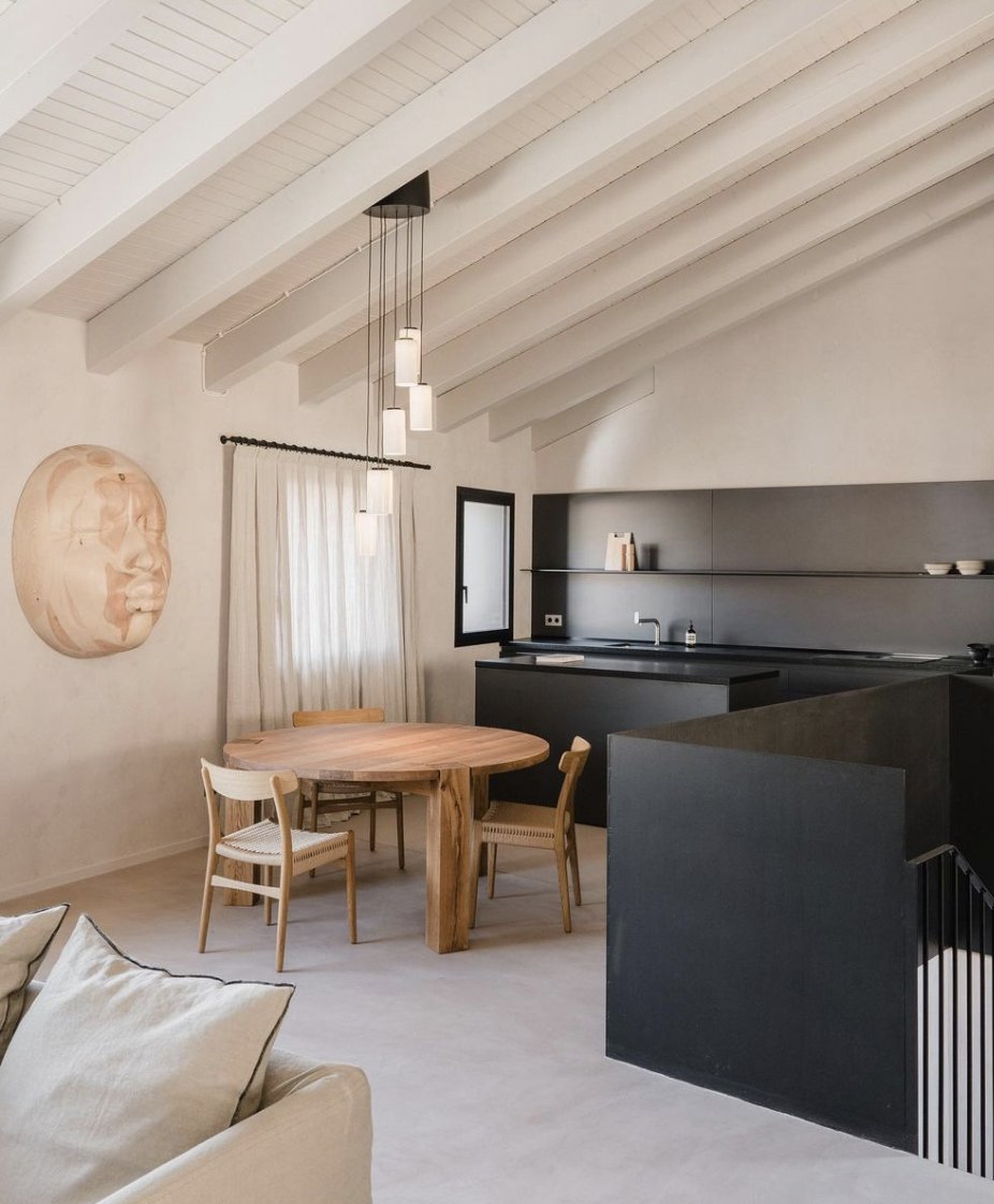 Minimalism, origins and art - combined into one harmonious masterpiece. #butlhaupsantcugat #bulthaupb3 #blackkitchen Interior design & Kitchen — #bulthaup Santcugat Photography — @MontseCapdevila