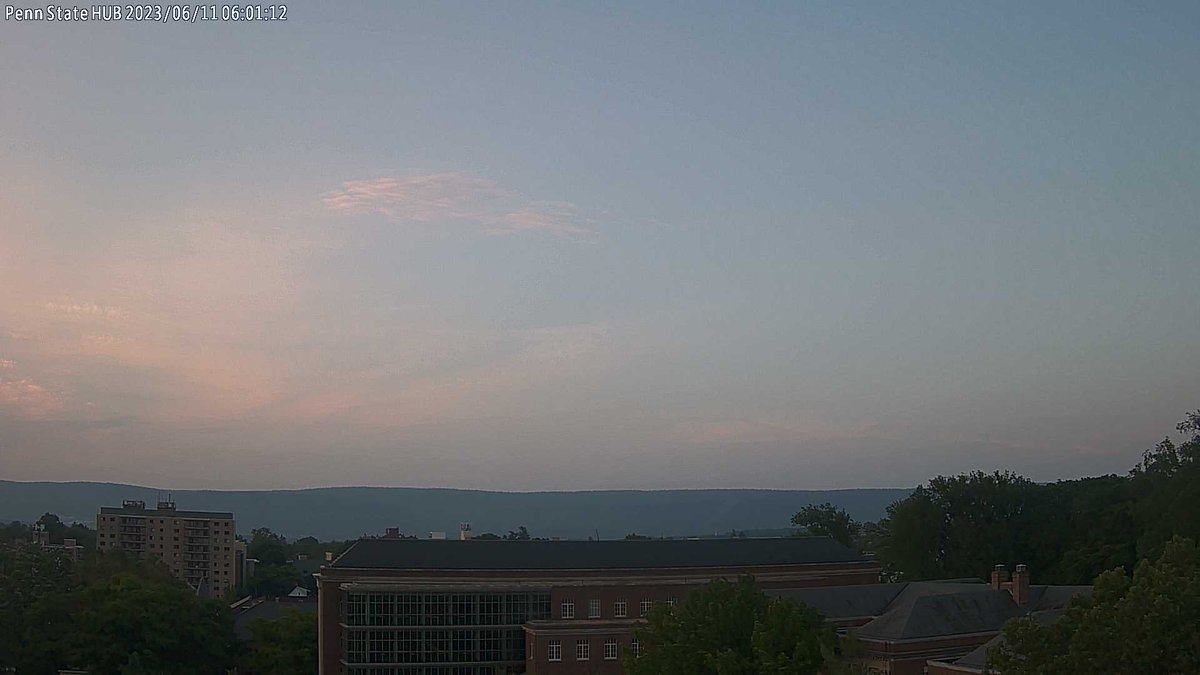 HUBWeatherSTEM's tweet image. Penn State HUB at sunrise and it's 57.3 F.