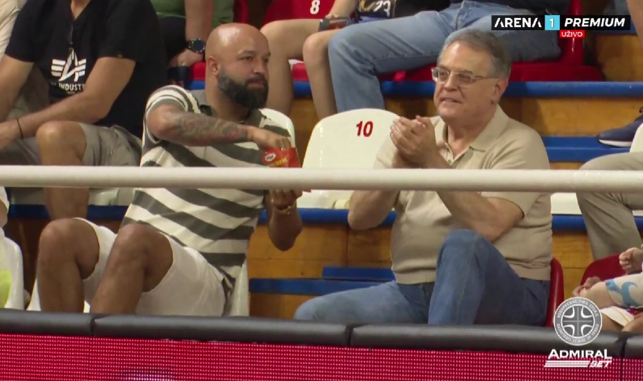 FyVWr_VWYAQtVGu?format=jpg&name=large