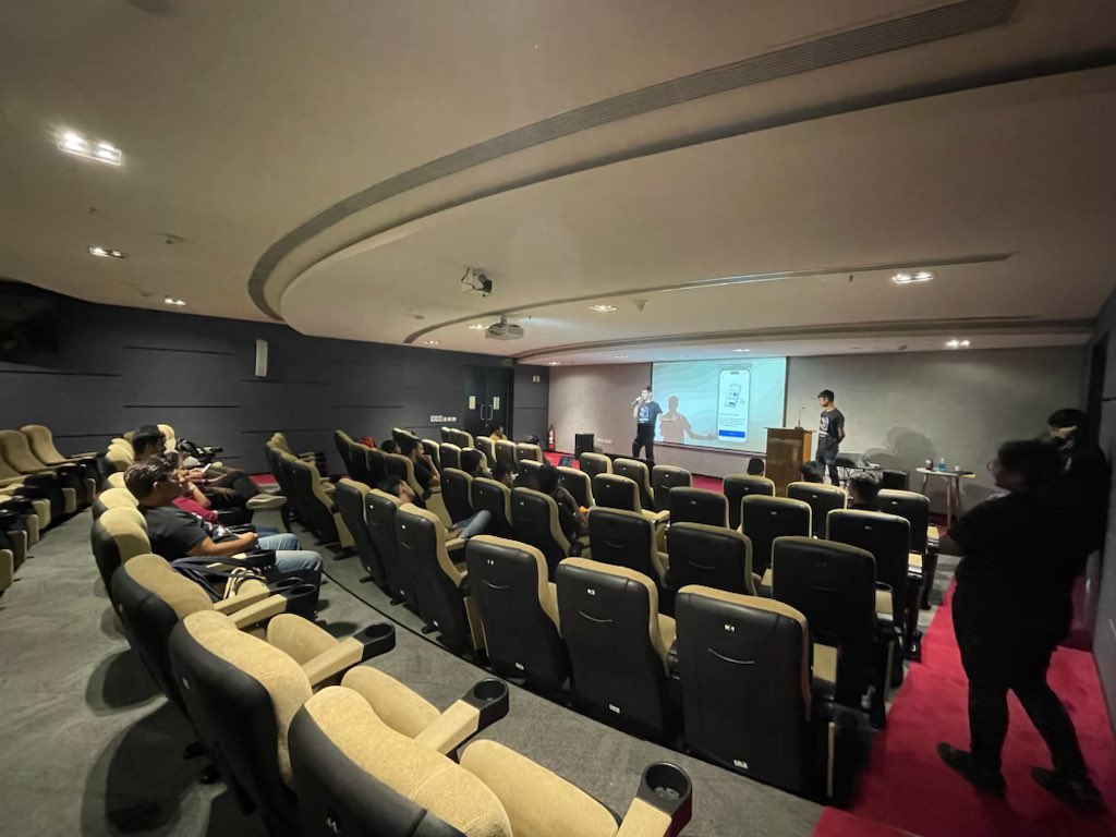 WWDCCommunity's tweet photo. Time's up for #WWDC23 #CommunityHackathon!
Projects will be revealed soon for the community voting. Please check your emails soon if you want to vote for your favorite projects!
For now, the people in Bangalore are discussing about their projects & sharing their learnings! π₯³π https://t.co/u2LL0qa2DY