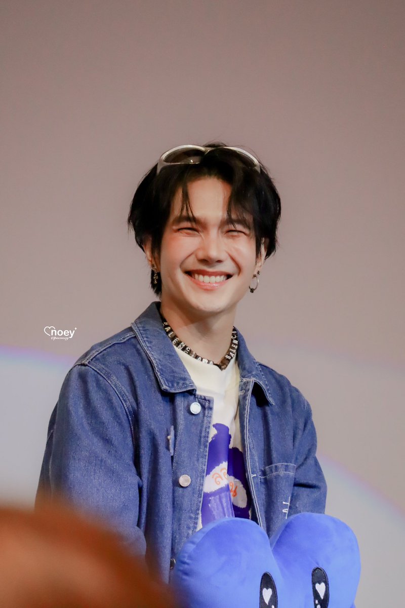 mywegath's tweet photo. Dear Biu, thank you for all you’ve done for us🦋we will be ALWAYS hold your hand, standing beside you💙
With big luve, your beyourluve🥰🦋
#Beyourluve #BuildThe1stConcert #FlowersForBuild @JakeB4rever https://t.co/TTSo9KKATr