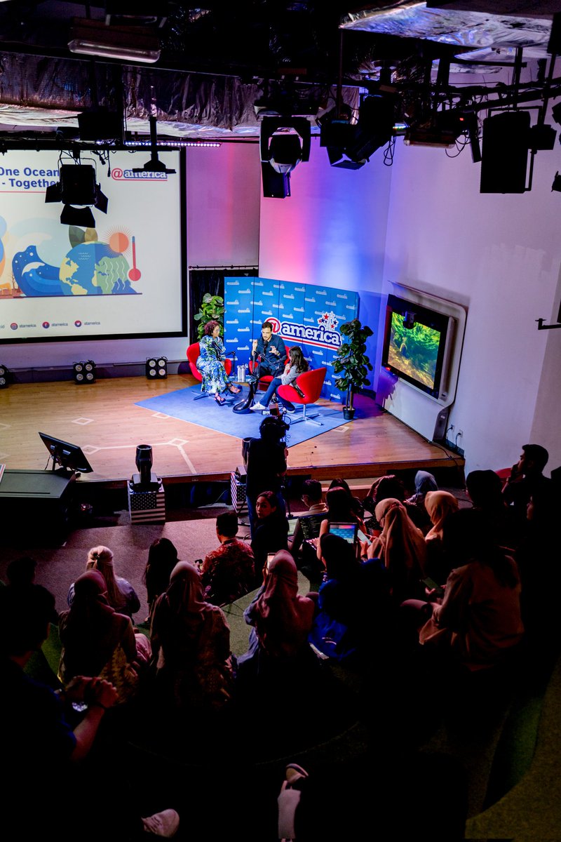 Terima kasih <a href="/atamerica/">@america</a> untuk undangan dan kesempatannya ngobrolin tentang Lautan Indonesia bersama <a href="/susipudjiastuti/">Susi Pudjiastuti</a>

One Ocean, One Climate, One Future - Together.
Selamat Hari Laut Sedunia!
@octopus_ina <a href="/pandulaut/">Pandu Laut Nusantara</a>