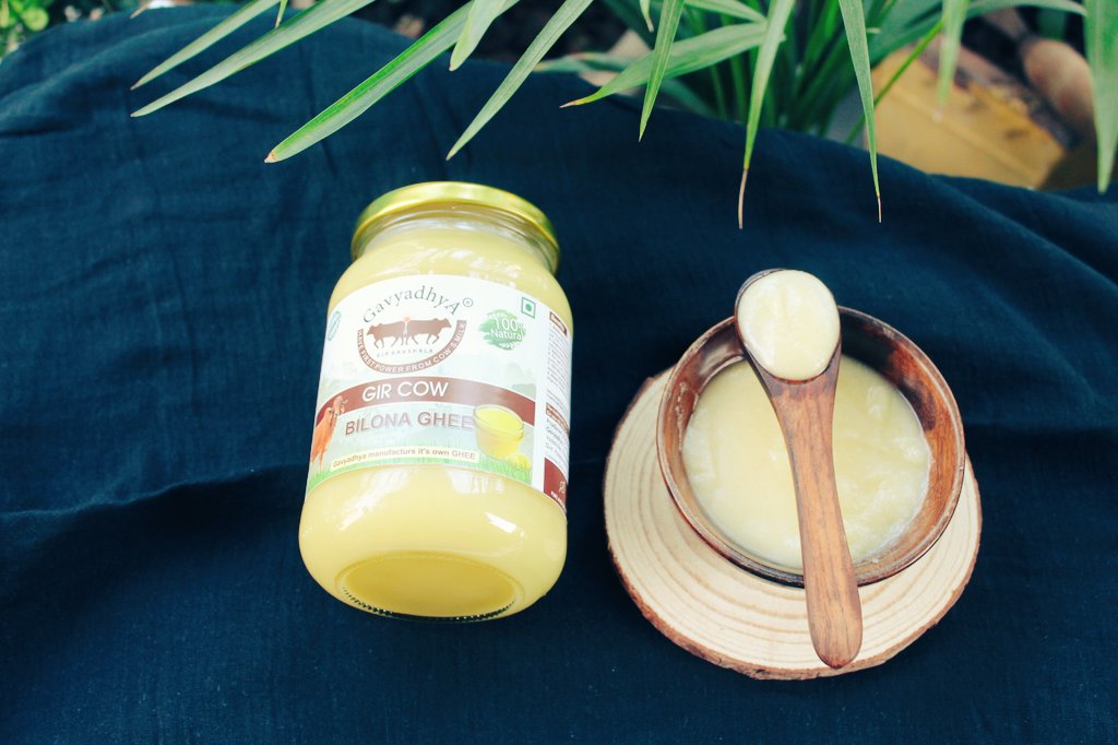 One-two small spoons of ghee is the advisable amount daily. It is advised to have ghee if you are trying to lose weight mainly because it's rich in amino acids and helps to shrink the size of fat cells.
#lowcarb 
#ghee
#goodfat 
#weightloss 
#HealthyEating 
#healthyfood