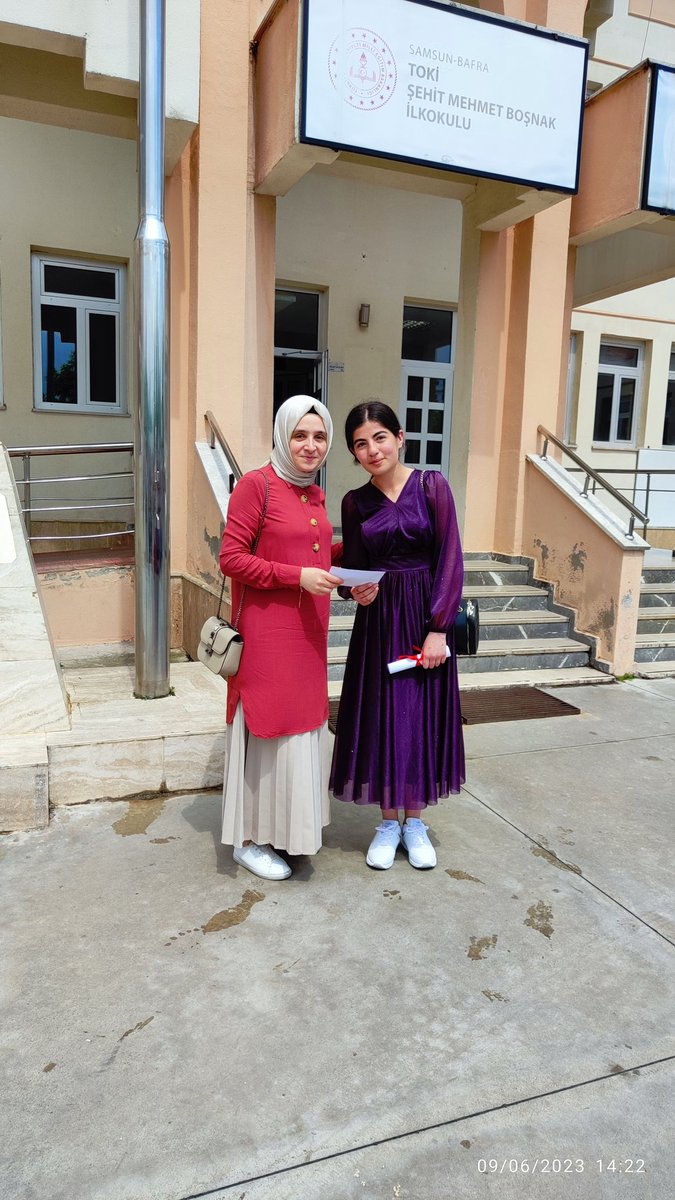 AGD tarafından Türkiye geneli düzenlenen Siyer-i Nebi yarışmasına katılan 30 öğrencimiz içerisinden 8/A sınıfından Asmin Arslan okul birincisi olarak AGD tarafından para ödülü ile ödüllendirildi, bizleride hediyeleri ile onure ettiler Teşekkür ederiz <a href="/agdortaokullar/">AGD GM Ortaokullar</a>