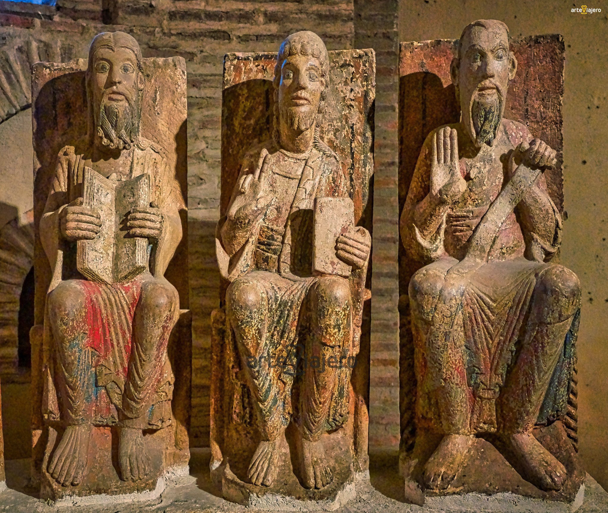 ArteViajero on Twitter: "Apostolado de la Iglesia de San Juan de Alba de Tormes (#Salamanca), datado entre los S. XII y XIII, puede citarse como uno de los mejores conjuntos de escultura