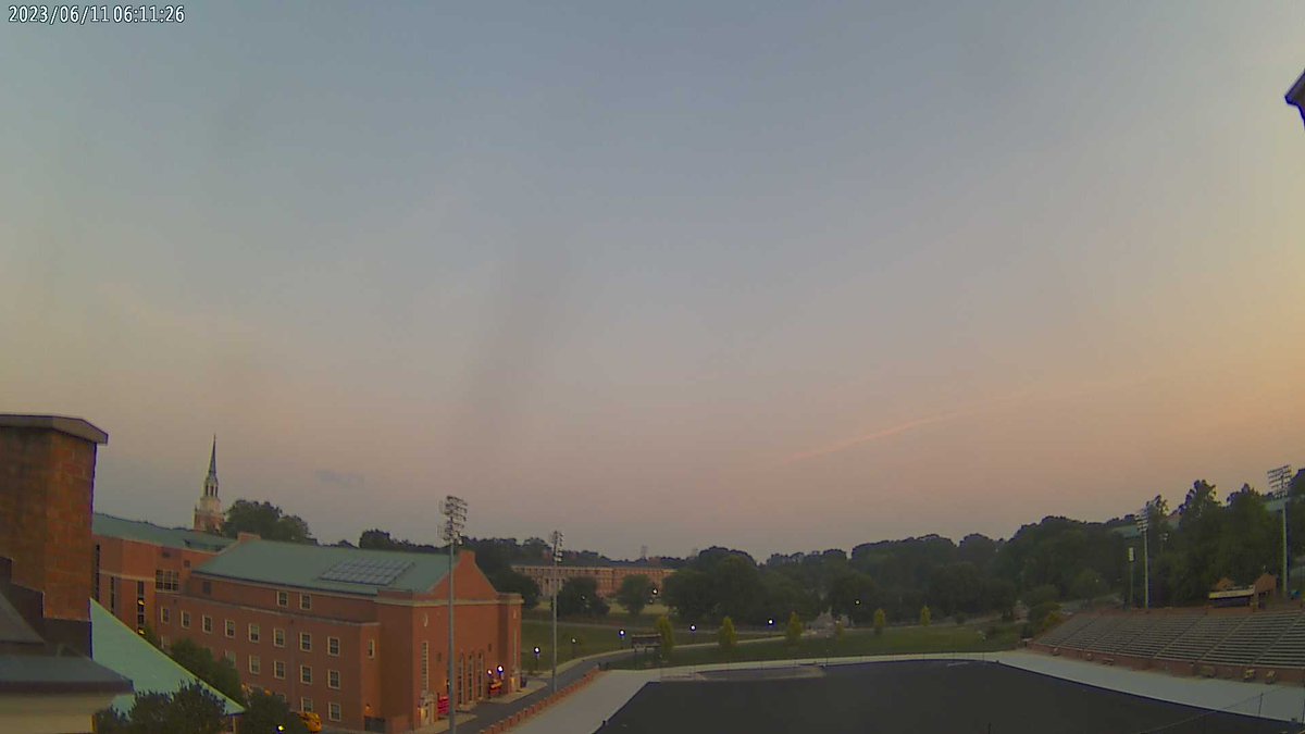 WakeForestWx's tweet photo. Wake Forest University at sunrise and it's 63.3 F. https://t.co/bMzNU4E6lL
