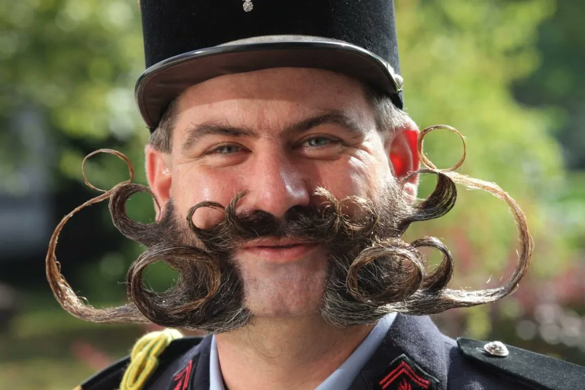 JuedischeOnline's tweet image. An diesem Wochenende hat in Bayern in #Burghausen die Bart-Weltmeisterschaft stattgefunden. Welche Rolle spielt das Gesichtshaar im Judentum? juedische-allgemeine.de/religion/kosch…