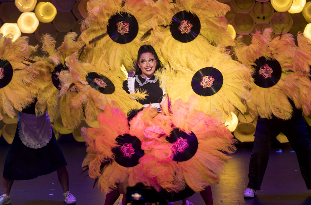 In their #Glastonbury debut <a href="/hotbrownhoney/">FierceMamas</a> 
spin tradition on its head in this celebration of our similarities and differences. Be ready to dance, clap and laugh until you cry,  <a href="/CircusGlasto/">Glastonbury Festival Circus Big Top 🎪</a>  
Thu 23.30 Fri 00.17 Sat 00.12 
youtube.com/watch?v=YD7Q3Y…
#theatreandcircus #Glastonbury