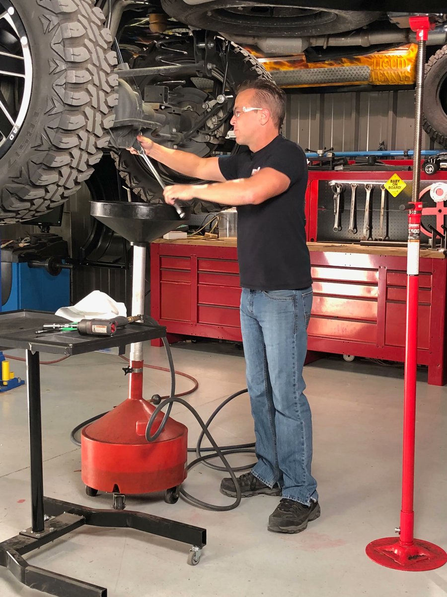 Stream TruckU today beginning at noon ET and this evening, 10p-12a ET. Happy Sunday!