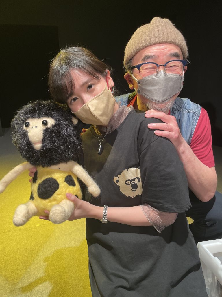 super_11214's tweet image. 今日は下北沢のザ・スズナリにて、大森カンパニープロデュースさんの「更地SELECT〜SAKURA Ⅶ」を観てきました。
撮影OKなカーテンコールと、物販コーナーにてベテラン坂本あきらさんと、推しの依里さんツーショット(≧∀≦)
　
#更地祭 #下北沢 #スズナリ