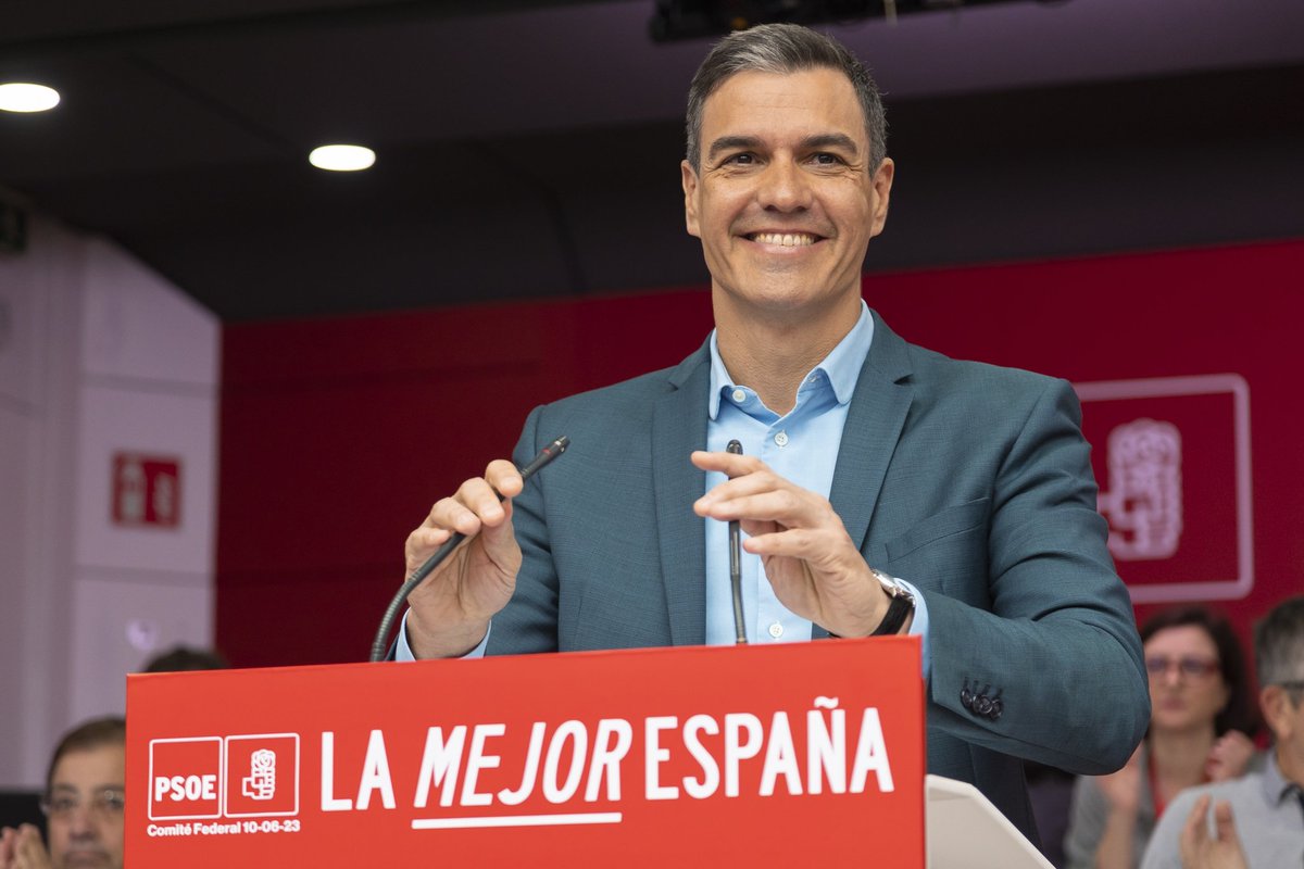 mmmarin3's tweet photo. Siempre desde #Andalucia @sanchezcastejon y @mjmonteroc @_JuanEspadas @anaisabel_jc 
@mmmarin3 
@LimonesAG 
👏👏👏👌👌👌❤️🌹 https://t.co/gPmivy9pWv