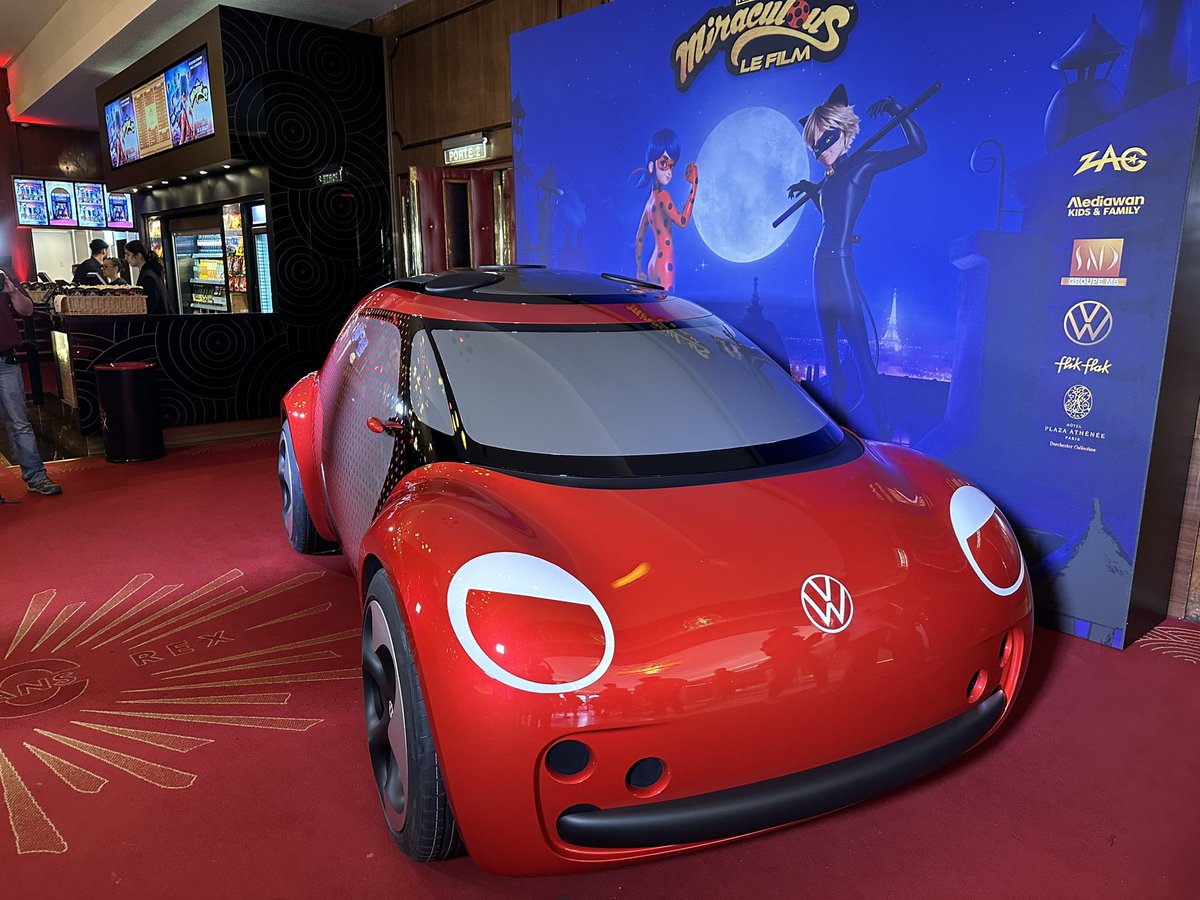 LeGrandRex's tweet photo. Découvrez la voiture #Volkswagen spéciale #Miraculous ! 😍🚗 https://t.co/drv0RYNeu3