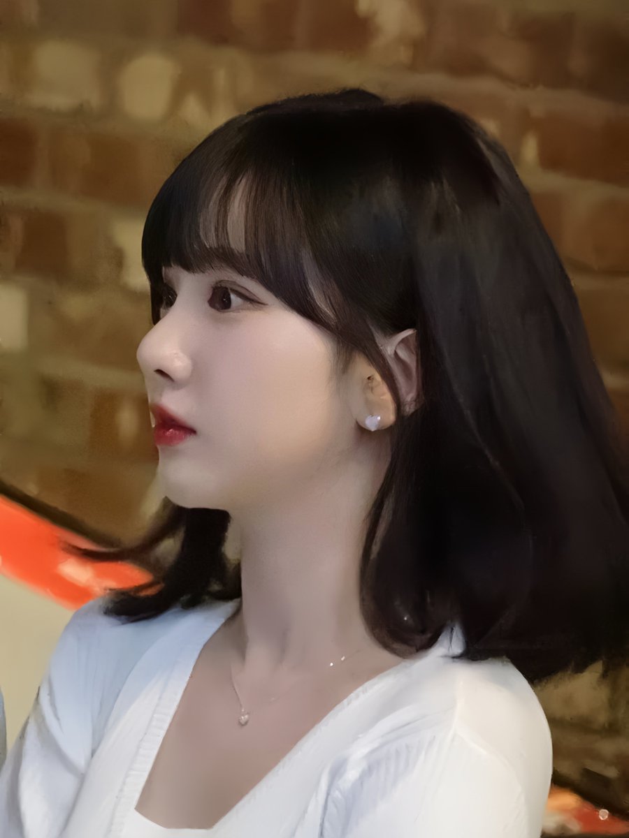 #은하 #VIVIZ 🎬 230403 영화 시사회 cr. https://youtu.be/X0hFJtI72-UTranslate post