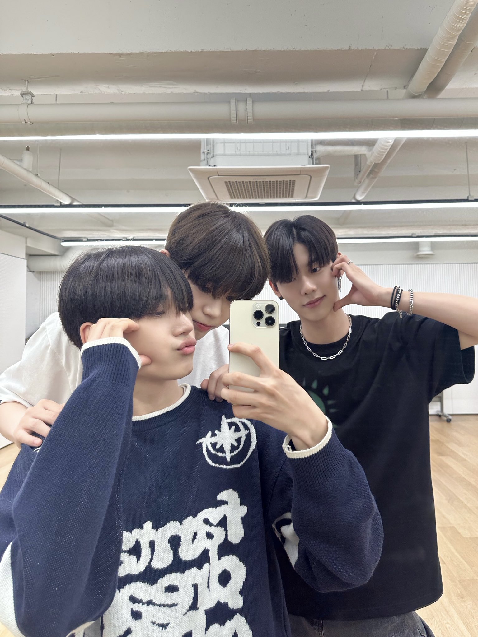 WAKEONE Trainee on Twitter: “🦊🐺🐶 IG LIVE 끝 ️‍🔥 곧 또 만나요🫶🏻 #박한빈