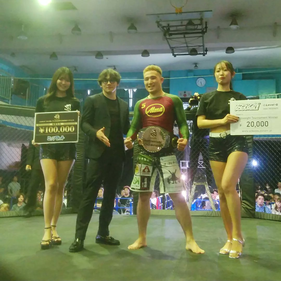 xtremeebina's tweet photo. Level-Gライト級初代王者決定トーナメント

須藤拓真優勝しました！

一回戦　鈴木真選手　ヒールフック
準決勝　山田哲也選手　三角絞め
決勝　峯岸零弥選手　ヒールフック

3試合トータル4分くらいで圧勝でした！！

応援ありがとうございました😊

#須藤拓真　#LEGHUNTER https://t.co/F9cncQhLi5