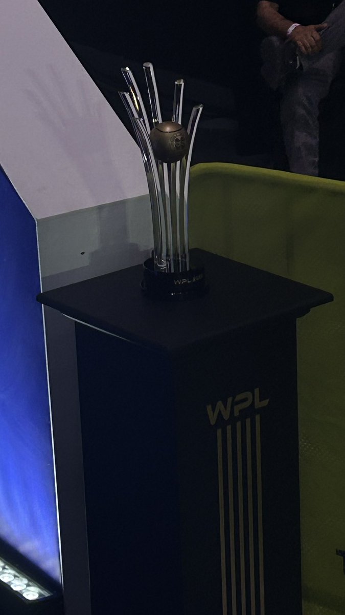 📸 | شكل الكأس الذي سيحصل عليه الفريق الفائز في البطولة 

#بادل #Padel #WorldPadelLeague