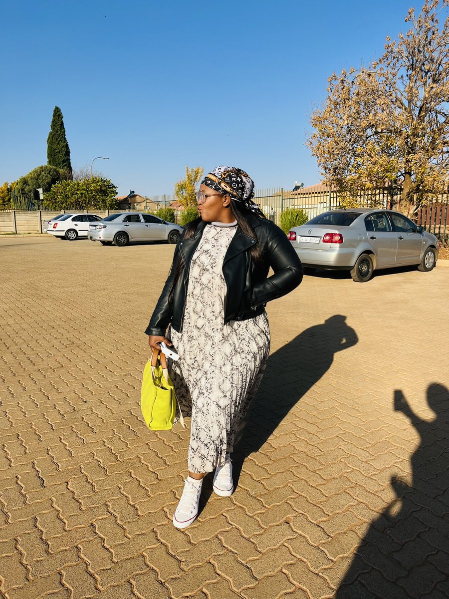 Mathandoh97's tweet photo. First time participating on this #uMjoloWithAzola 

Can I hv followers and friends if possible…

Aged:26 
Stable job 
1 kid 
GP 

Am only looking for friends now https://t.co/0ZDizU4ODh