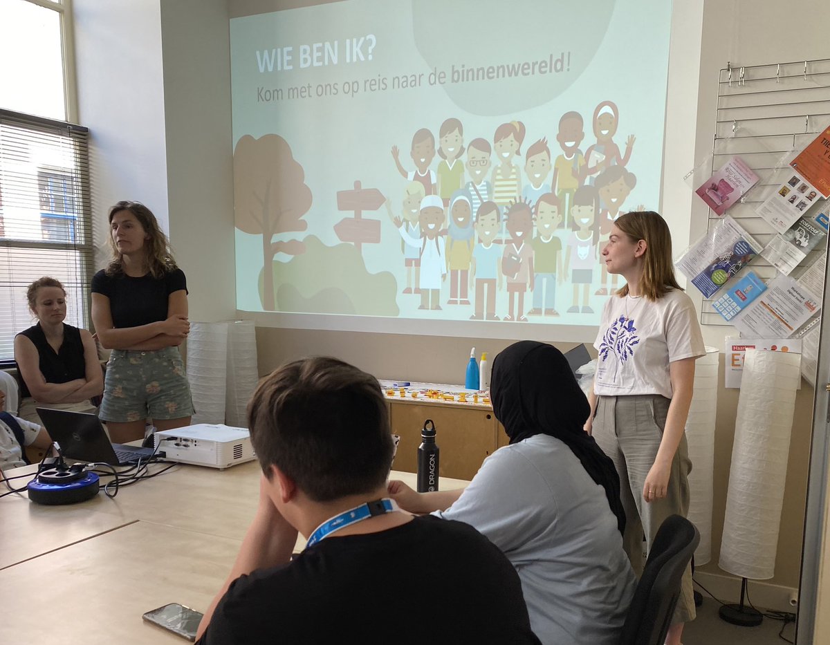 Kiki Zanolie (@kikizanolie) on Twitter photo Onze lessen en activiteiten voor ons project ‘Wie ben ik: avonturiers in de binnenwereld’ voor het eerst aan het geven bij de Kinderuniversiteit Haarlem. Wat een enthousiasme van een groep kinderen vol dromen en passies. <a href="/LeidenPsy/">Leiden Psychology</a> @LeidenPeda <a href="/DietsjeJ/">Dietsje Jolles</a> @RachelPlak Onze lessen en activiteiten voor ons project ‘Wie ben ik: avonturiers in de binnenwereld’ voor het eerst aan het geven bij de Kinderuniversiteit Haarlem. Wat een enthousiasme van een groep kinderen vol dromen en passies. <a href="/LeidenPsy/">Leiden Psychology</a> @LeidenPeda <a href="/DietsjeJ/">Dietsje Jolles</a> @RachelPlak