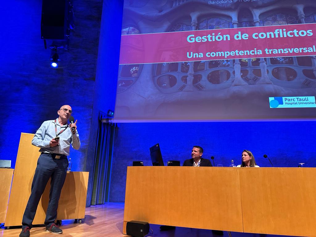 ACTEDI's tweet photo. Nuestro vocal @RadiologiaArtur es #TSID y Trabajador Social.

👉 Presenta en #CIMER23 el valor de la mediación como herramienta de resolución de conflictos también en la #Radiología 

¡Gracias por tu pedagogia!

#TSID #Radioterapia #MedicinaNuclear #TSRTD https://t.co/4qCETWbrxH